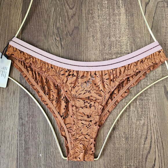 NWT!! Love Stories Ellie Lace Butterfly Thong, Mahogany - Picture 2 of 12
